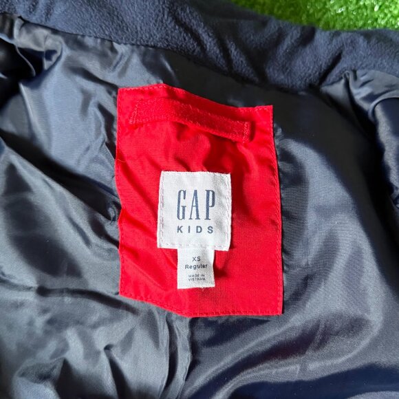 GAP Kids Modern Red Puffer Zipper Iconic Logo Sleeveless Jacket Vest Size XS 4-5 - Picture 10 of 15